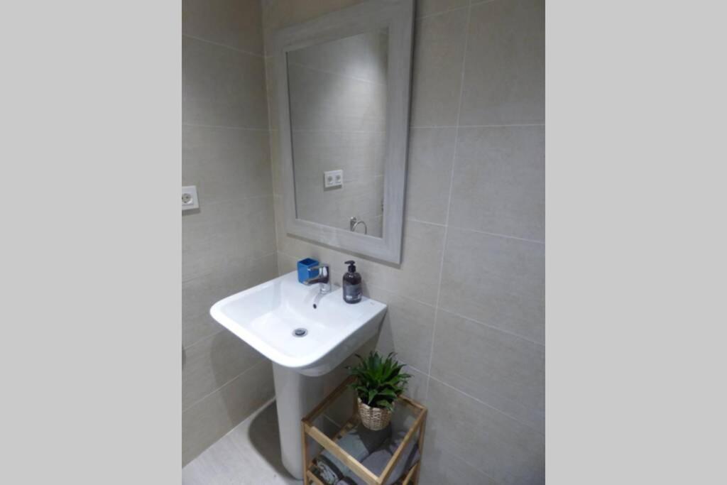 מאלגה Nuevo Apartamento Lujo Playa Malagueta-Centro מראה חיצוני תמונה